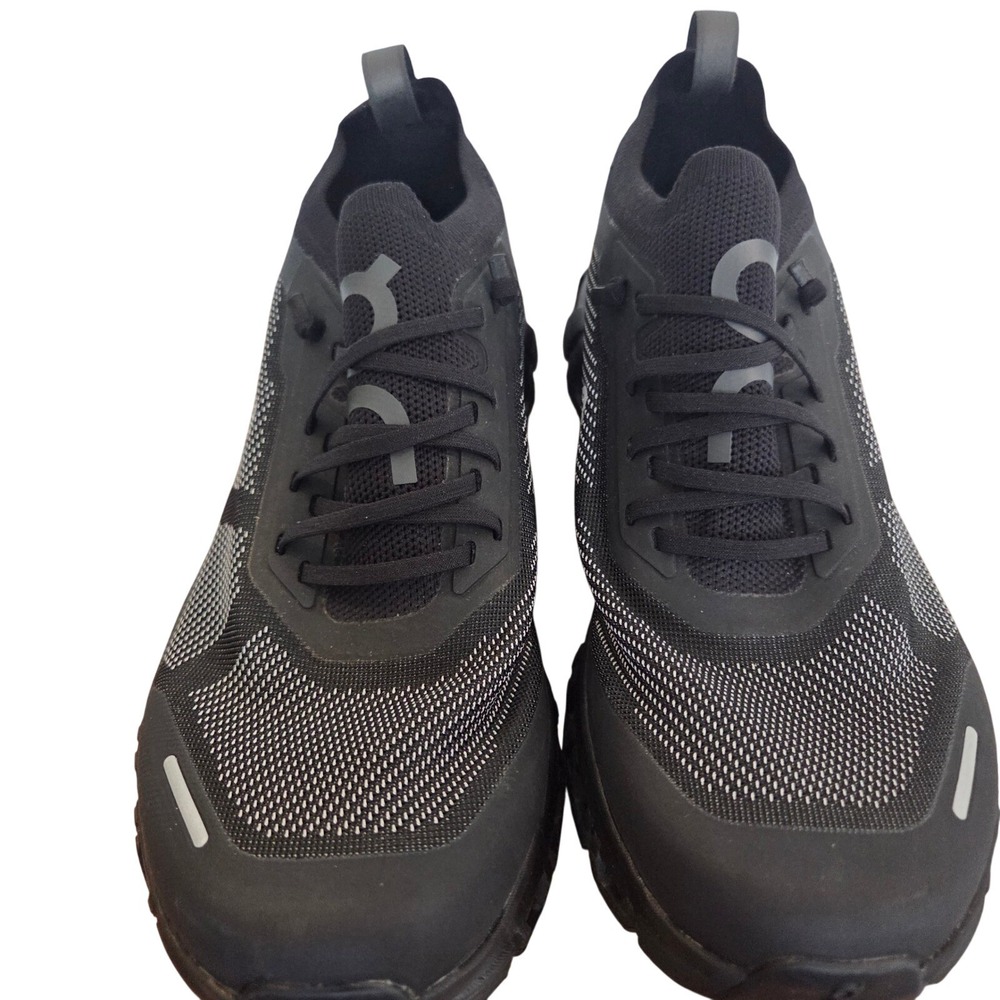 On Cloud Cloudversa Black Running Shoes Womens 7 Low Top Sneakers Athleisure - Picture 3 of 8